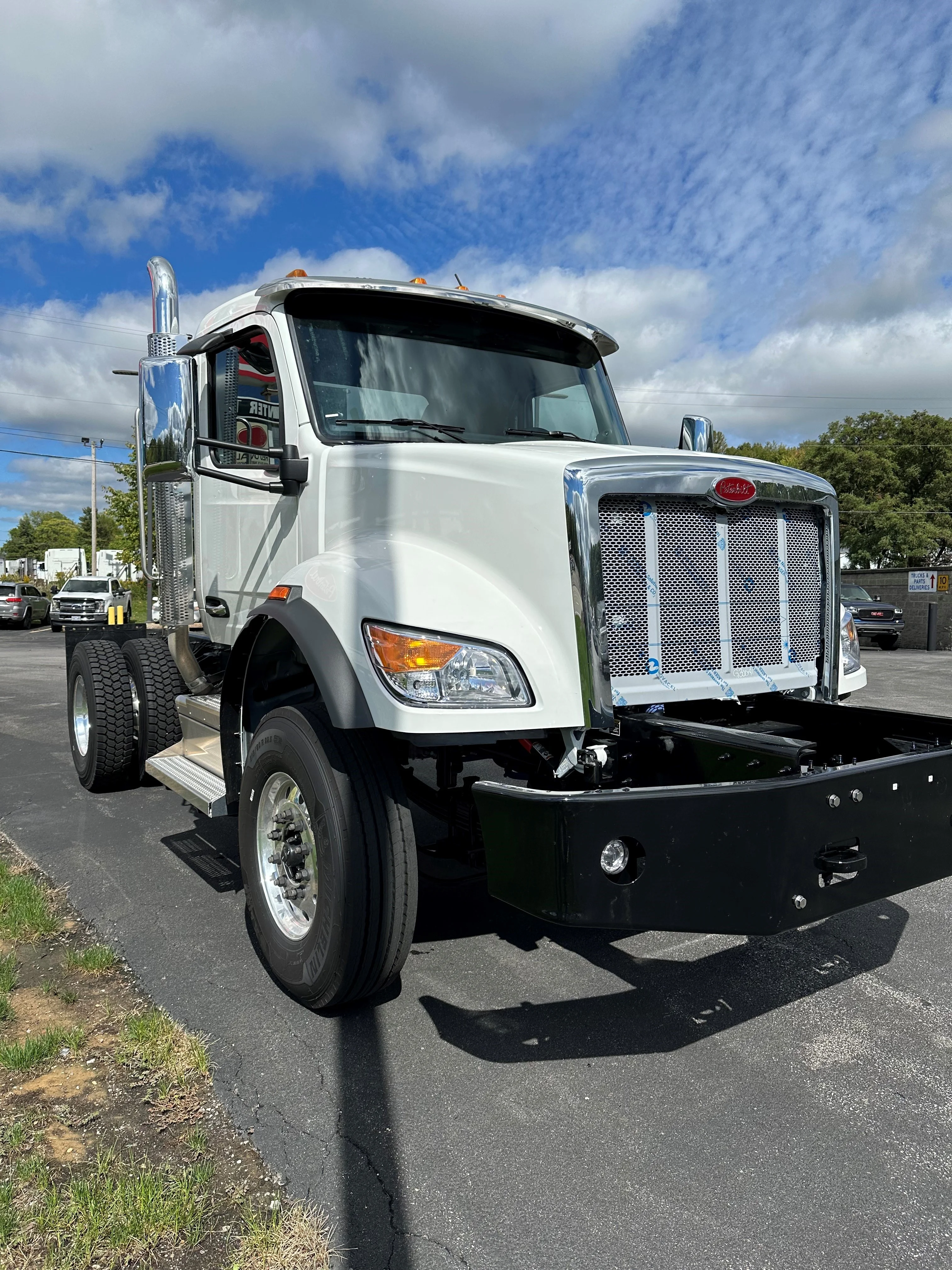 2025 Peterbilt 548 - image 12