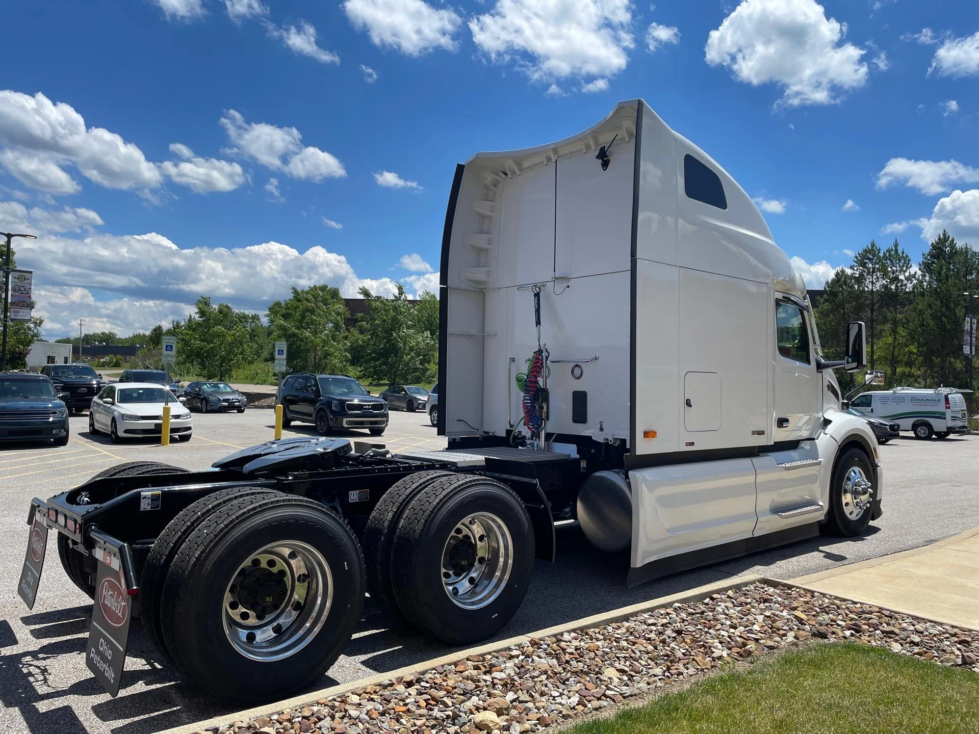 2027 Peterbilt 579 in Broadview Hts, OH — photo 4