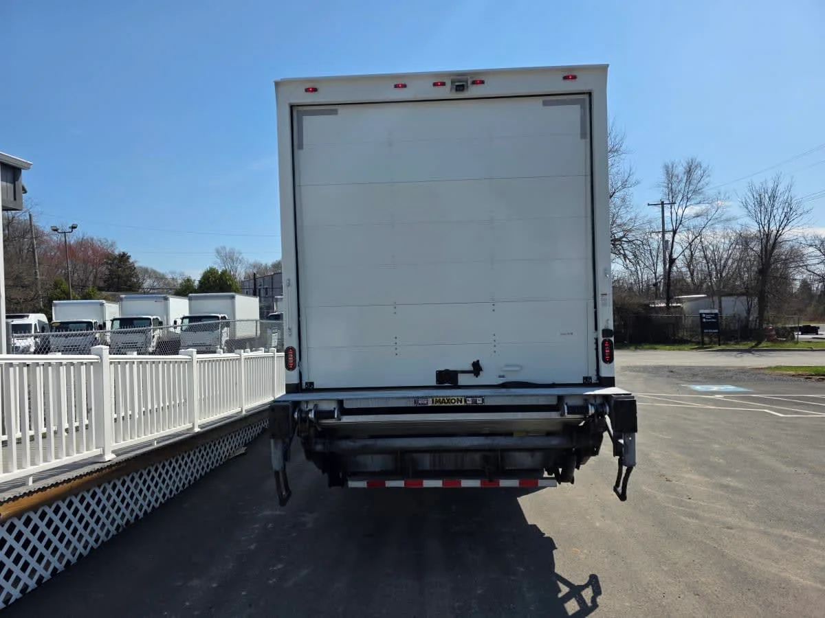 2019 Freightliner M2 106 - image 5