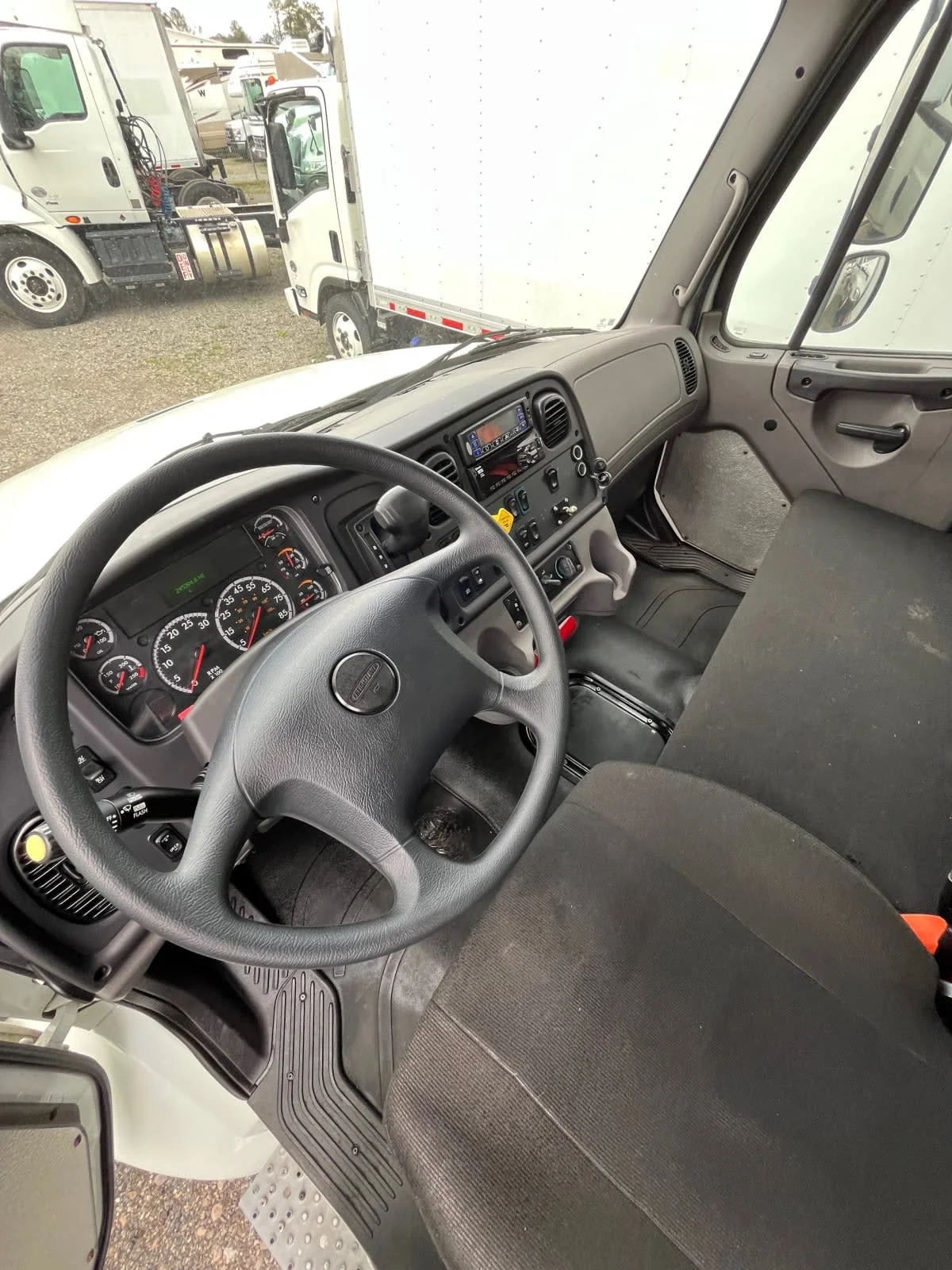 2020 Freightliner M2 106 in Ashland, VA — photo 8