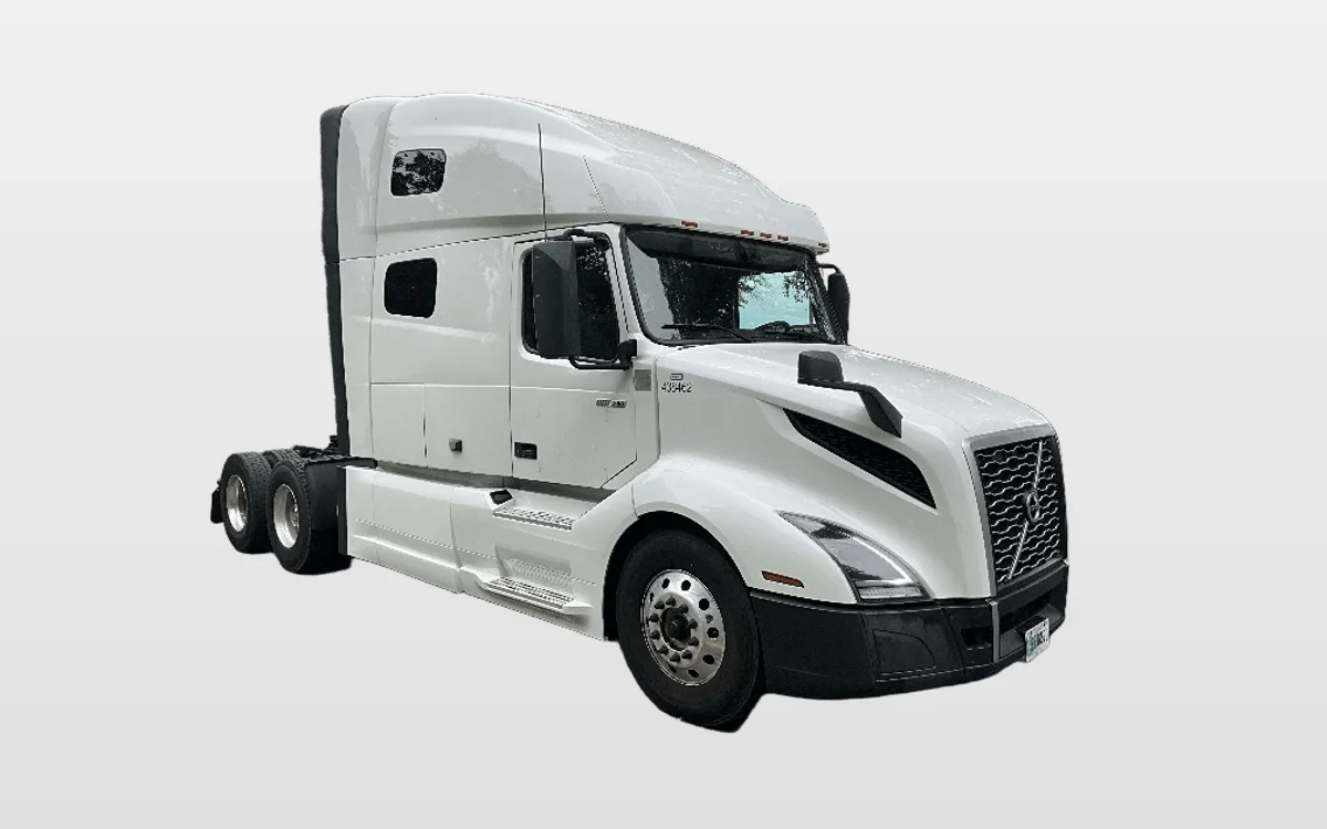 2022 Volvo - image 1