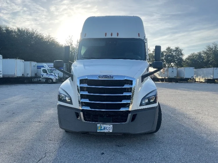 2022 Freightliner Cascadia in Atlanta (Forest Park), GA — photo 2