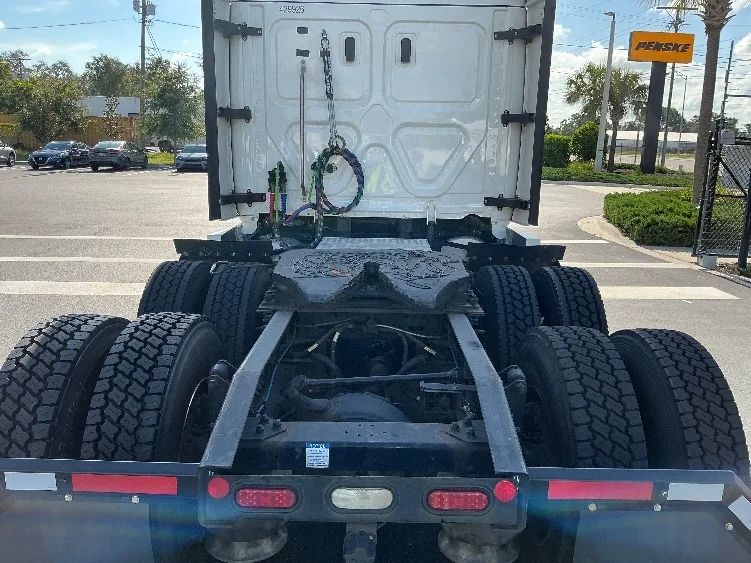 2022 Freightliner Cascadia in Atlanta (Forest Park), GA — photo 6