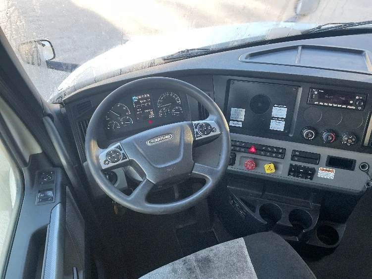 2022 Freightliner Cascadia in Atlanta (Forest Park), GA — photo 10