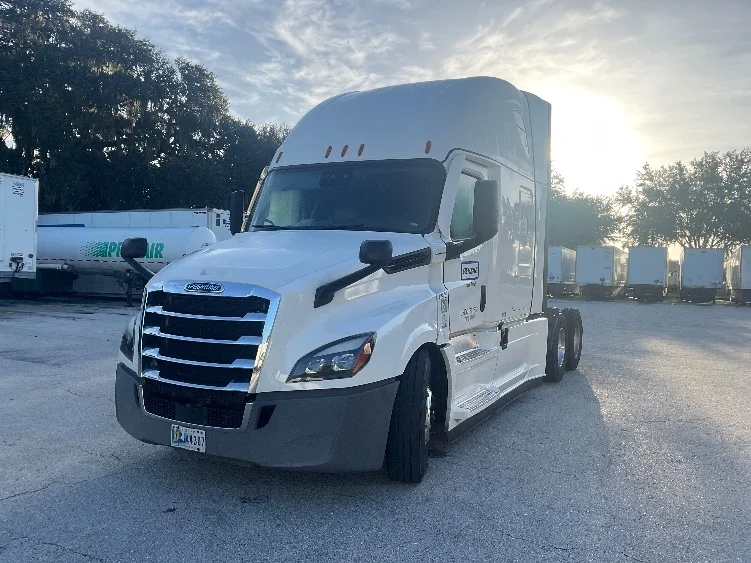 2022 Freightliner Cascadia in Atlanta (Forest Park), GA — photo 3
