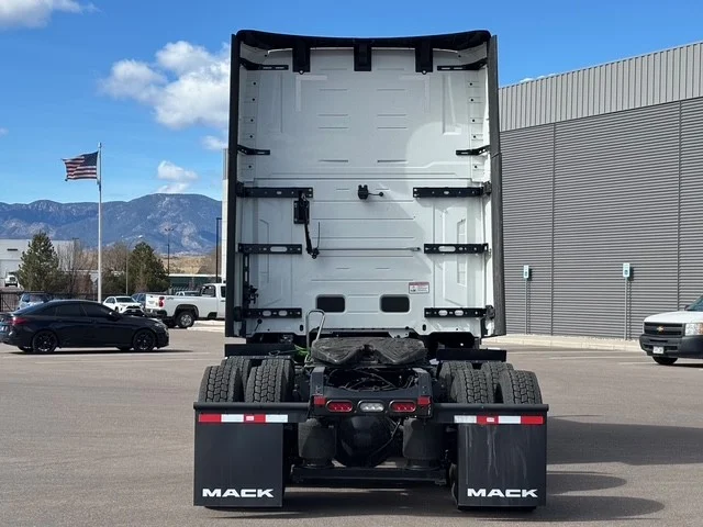 2026 Mack Pinnacle in CO — photo 4
