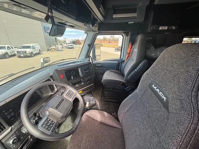 2026 Mack Pinnacle in CO — photo 8
