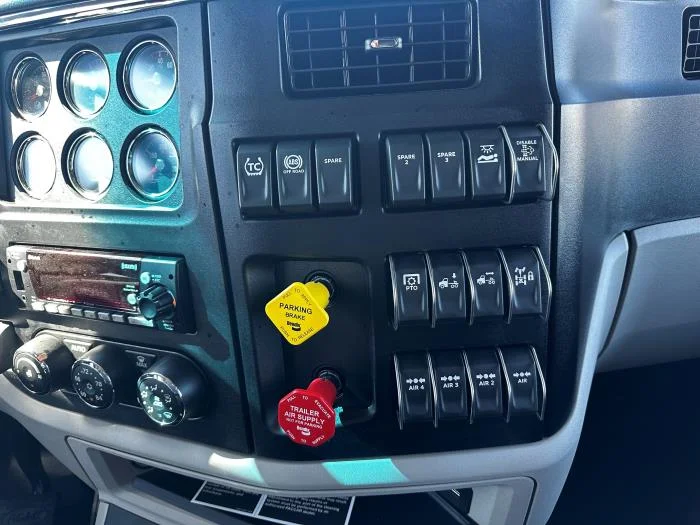 2026 Peterbilt 589 — photo 22