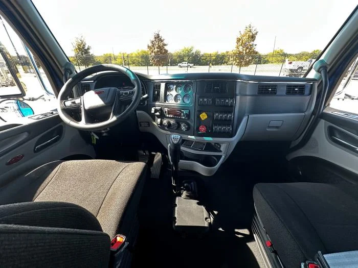 2026 Peterbilt 589 — photo 23