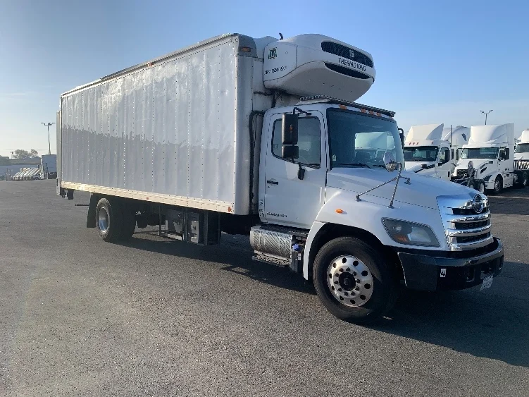 2017 Hino 338