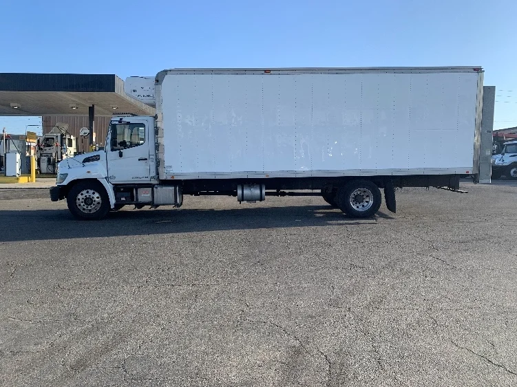 2017 Hino 338 in Torrance, CA — photo 4
