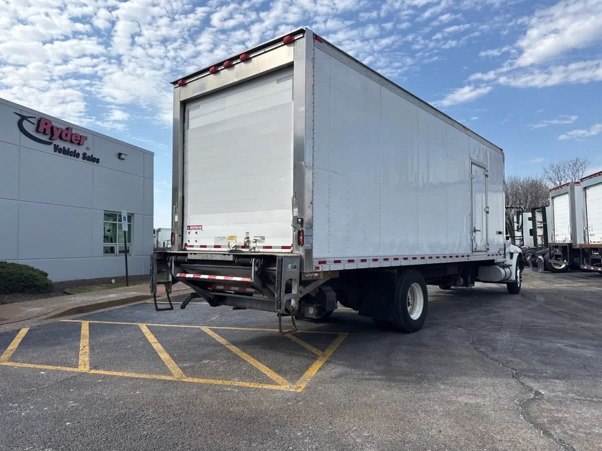 2019 International 4300 in Wayland, MI — photo 4