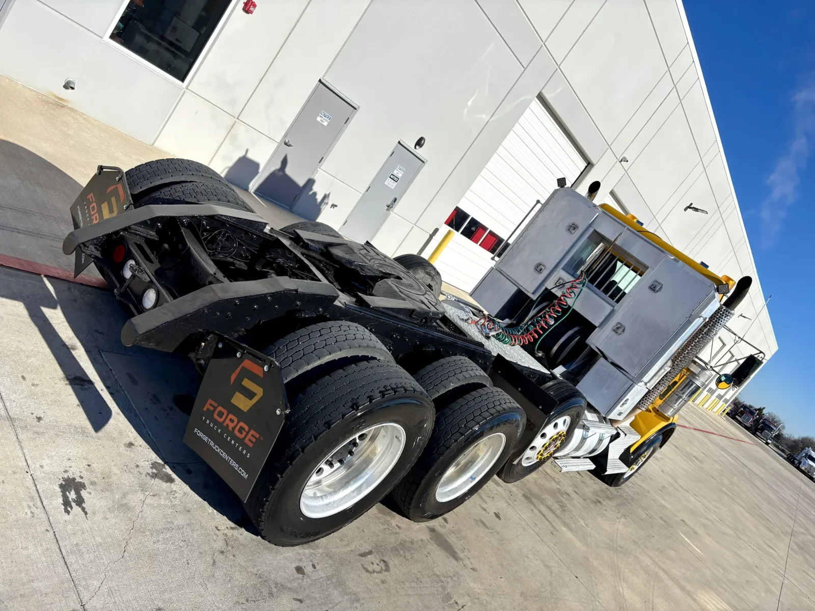 2013 Kenworth T800 - image 11