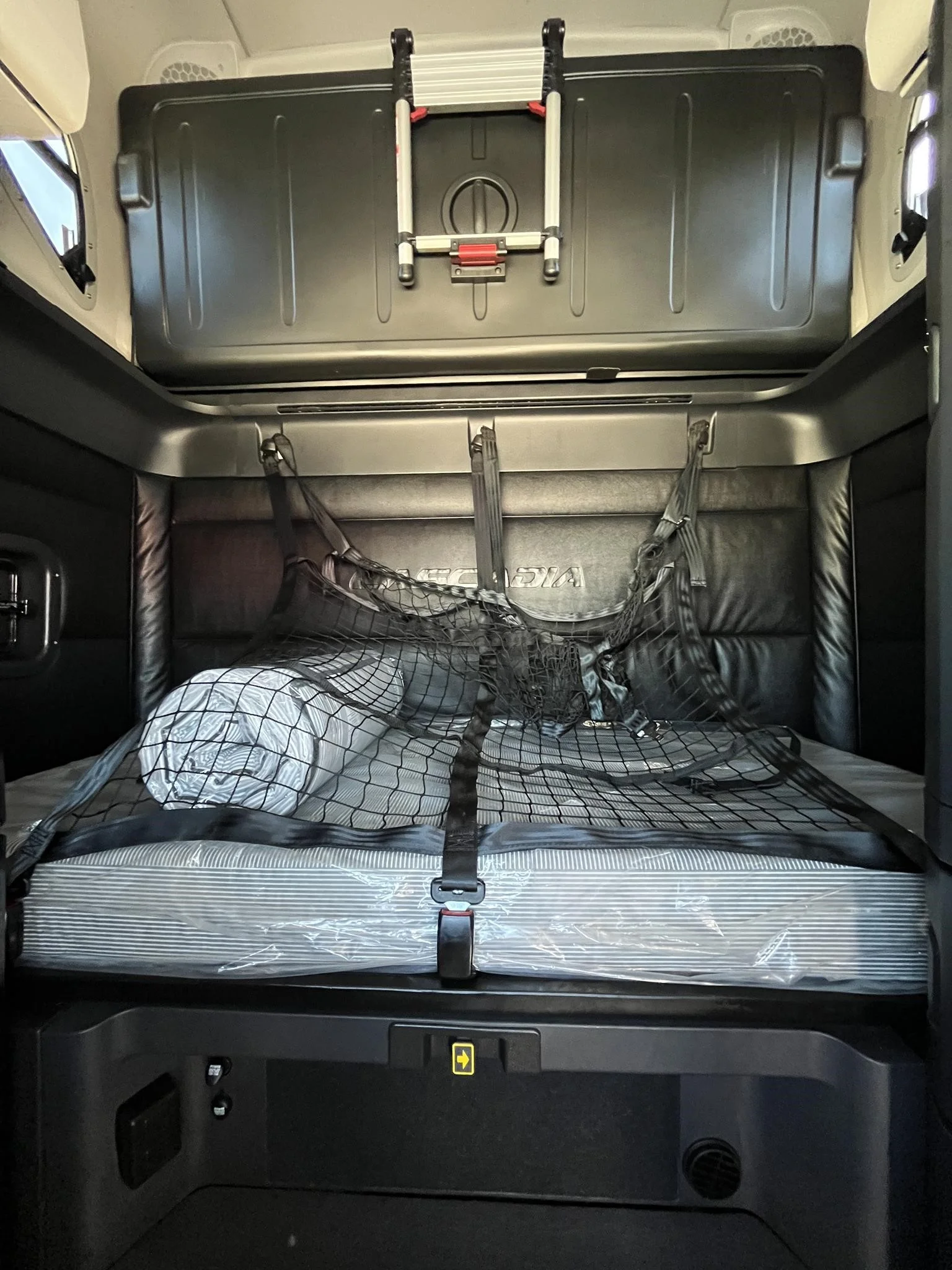 2024 Freightliner Cascadia in Jacksonville, FL — photo 10