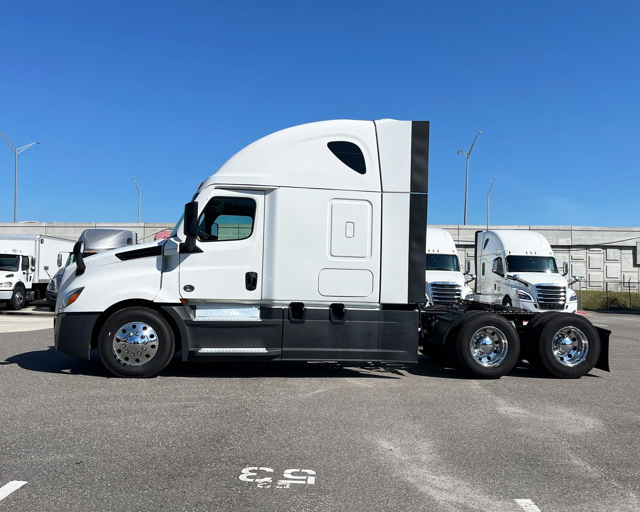 2024 Freightliner Cascadia in Jacksonville, FL — photo 4