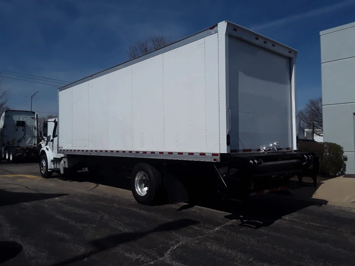 2017 Freightliner M2 106 - image 6