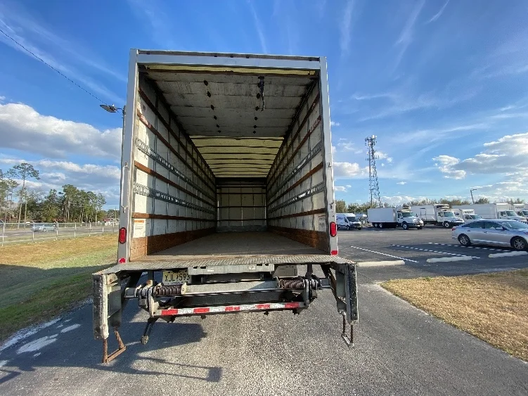 2019 Freightliner M2 106 - image 8