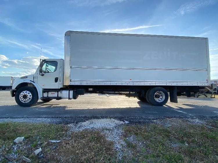 2019 Freightliner M2 106 - image 4