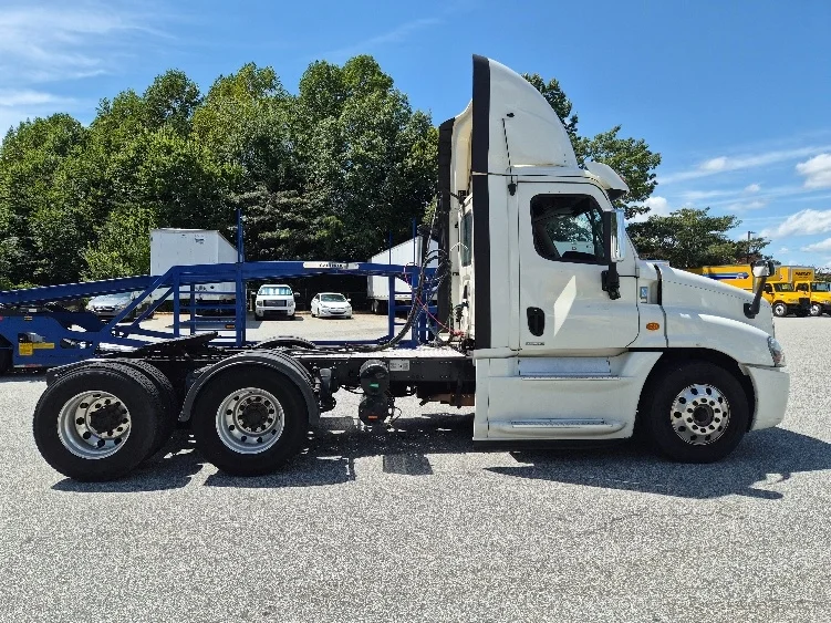 2018 Freightliner Cascadia in Greensboro, NC — photo 8
