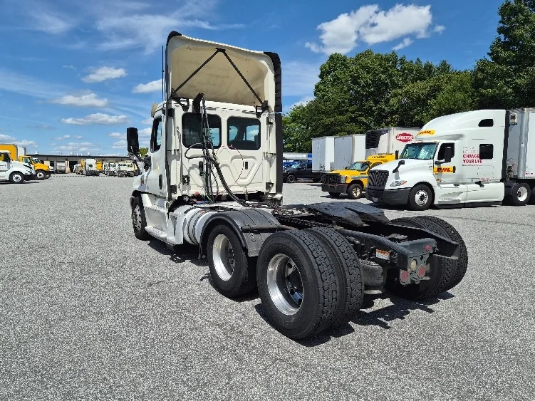 2018 Freightliner Cascadia in Greensboro, NC — photo 5