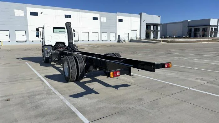 2025 Peterbilt 220EV - image 8