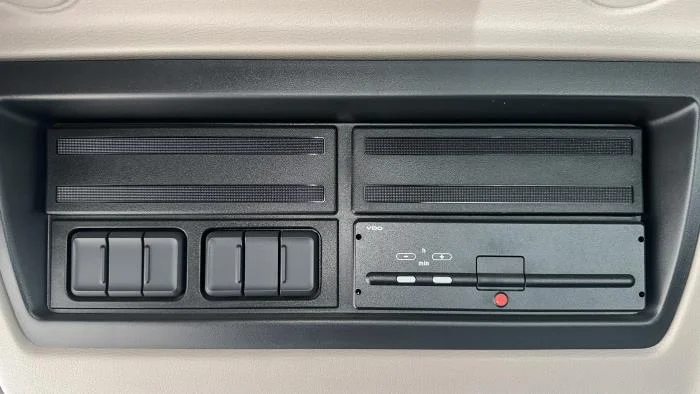 2025 Peterbilt 220EV — photo 20