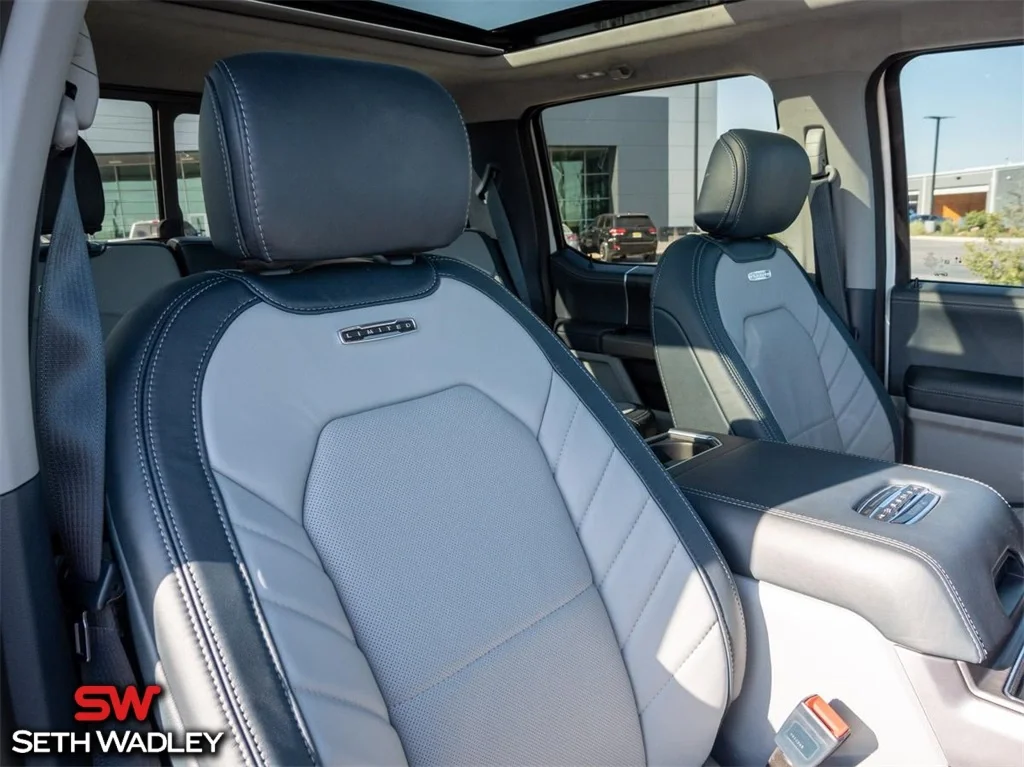 2022 Ford — photo 27