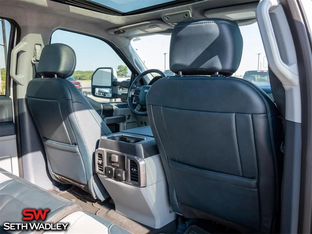 2022 Ford — photo 32