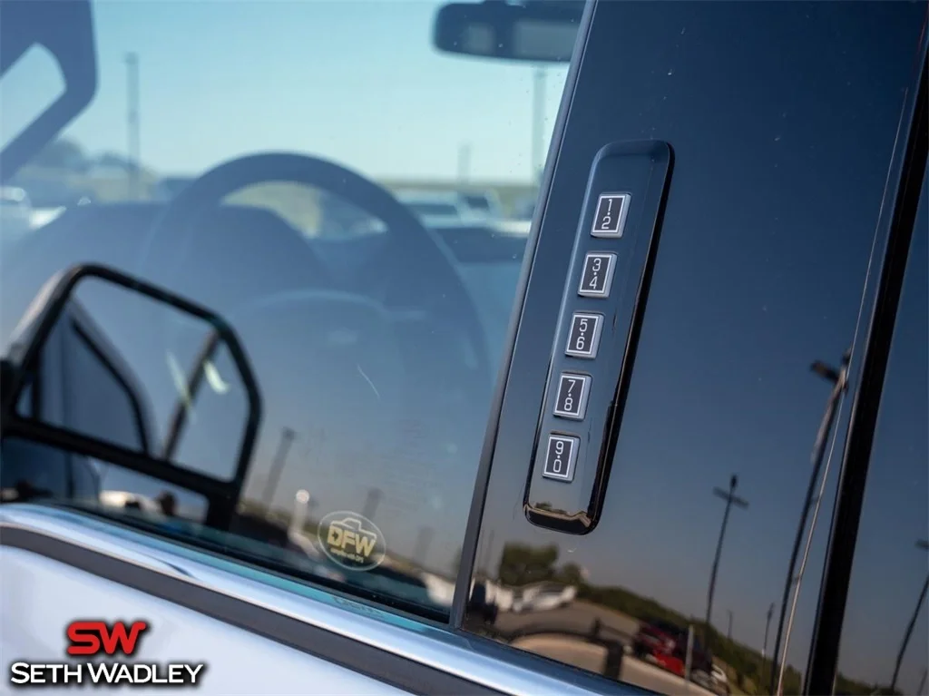 2022 Ford — photo 40