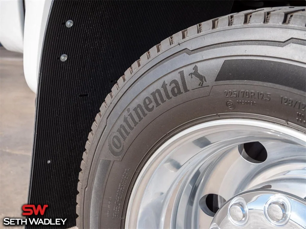 2022 Ford — photo 23