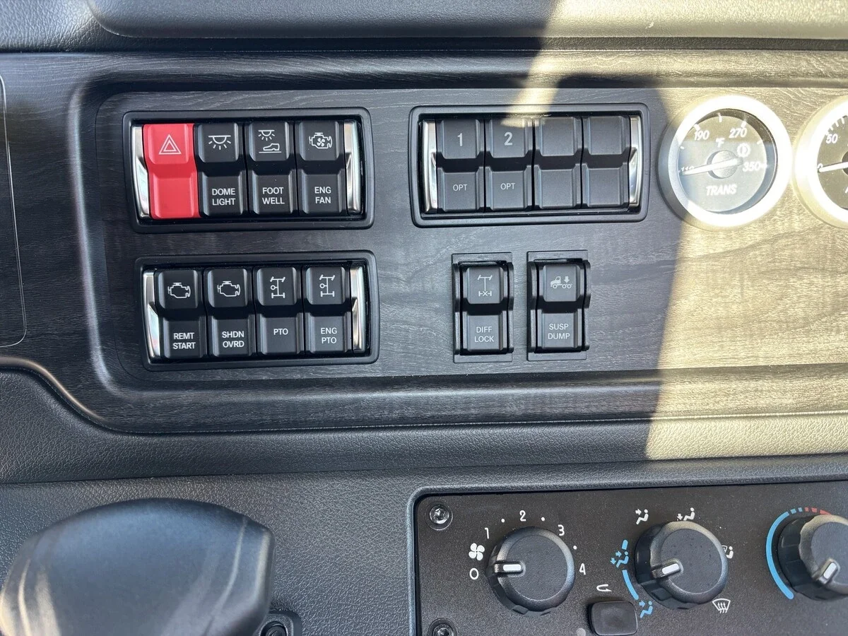 2027 Freightliner M2 106 - image 18