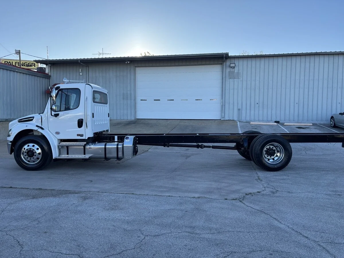 2027 Freightliner M2 106 - image 10