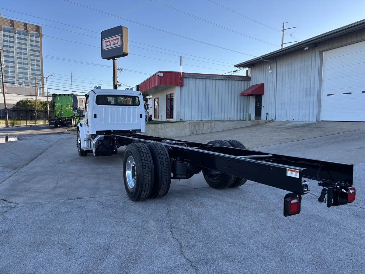 2027 Freightliner M2 106 - image 9