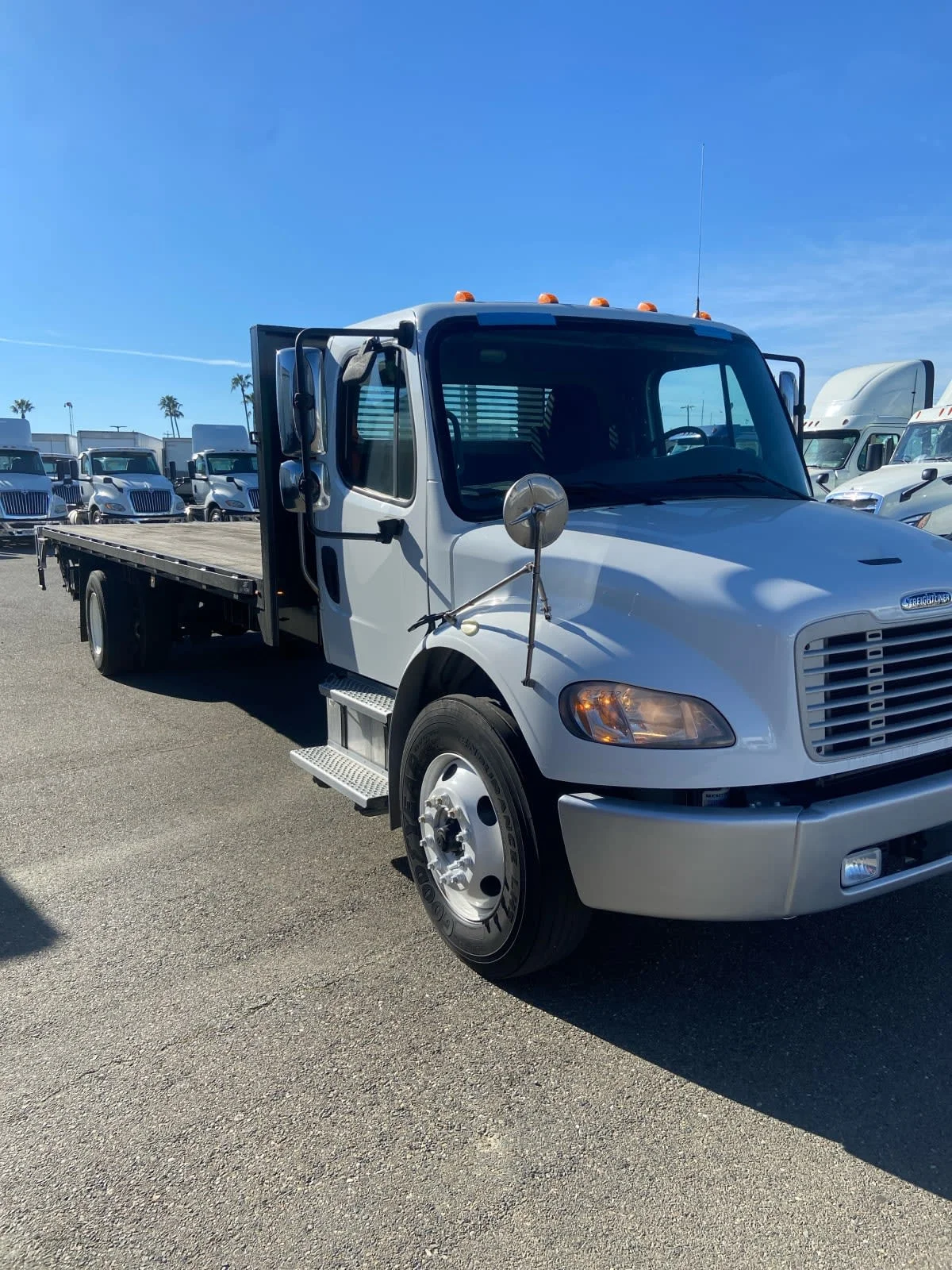 2019 Freightliner M2 106 in West Sacramento, CA — photo 3
