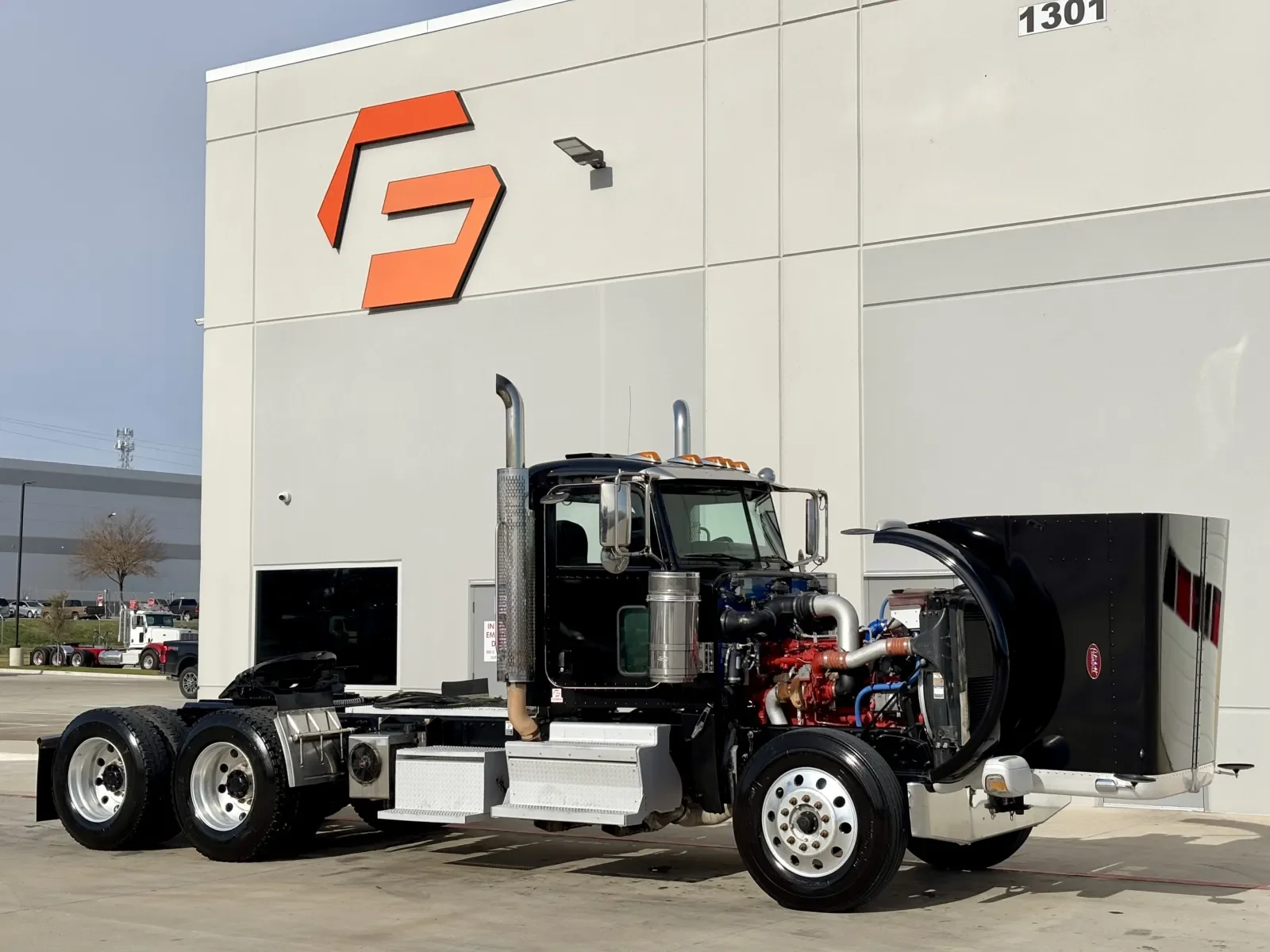 2018 Peterbilt 389 in Hutchins, TX — photo 9