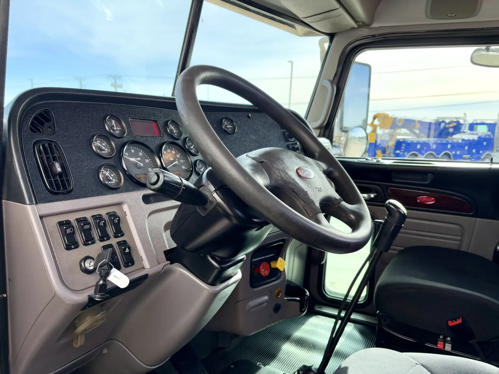 2018 Peterbilt 389 in Hutchins, TX — photo 15