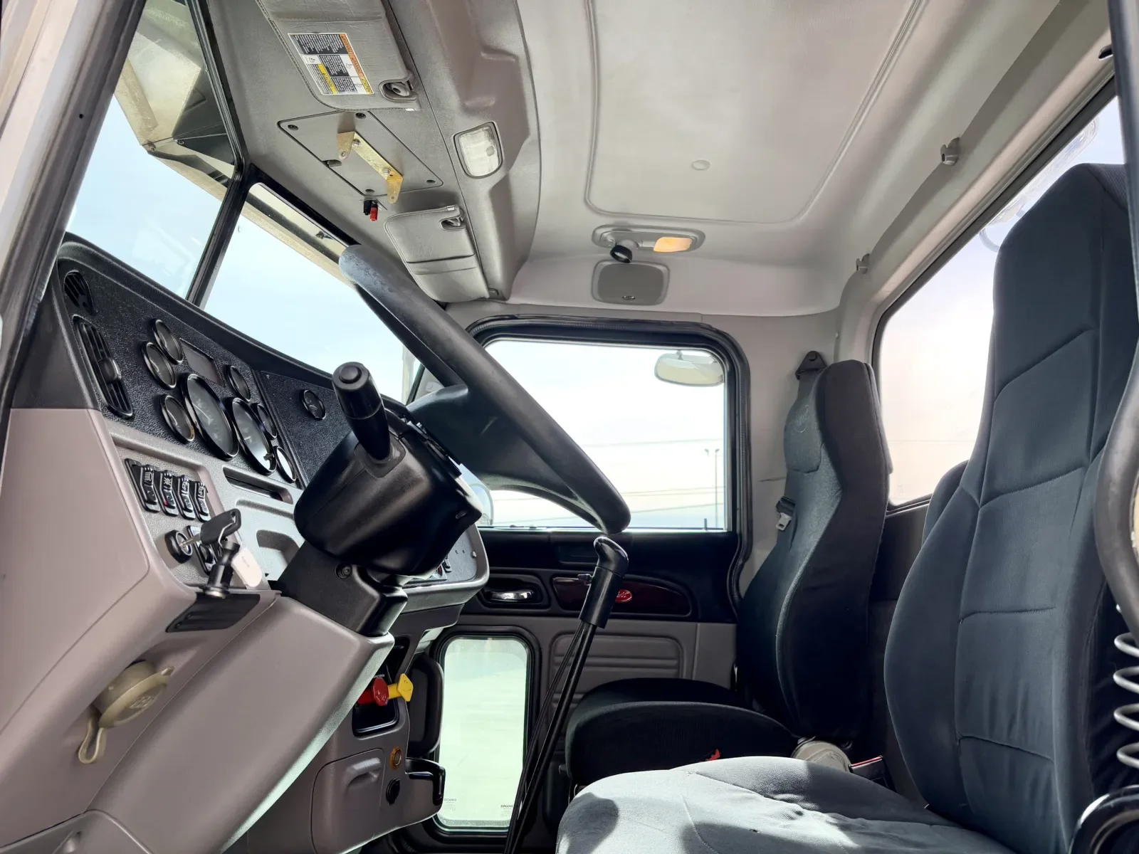 2018 Peterbilt 389 in Hutchins, TX — photo 14
