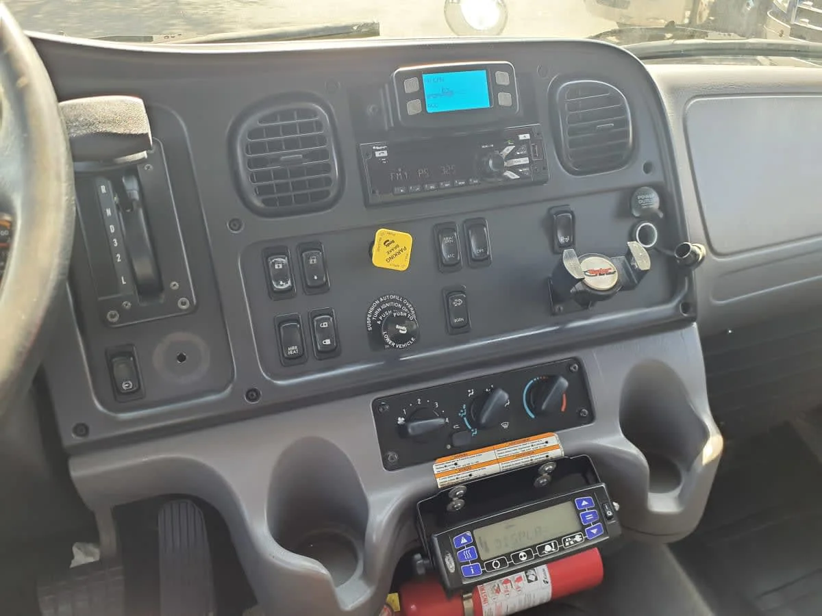2018 Freightliner M2 106 in Springfield, MA — photo 8