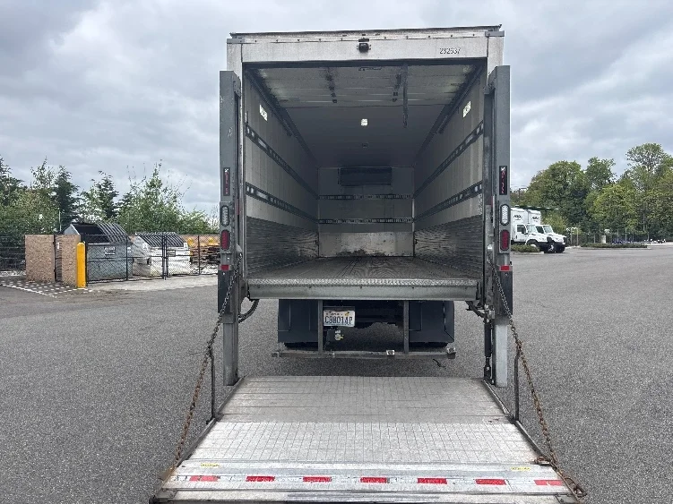 2019 Hino 338 in Everett, WA — photo 9