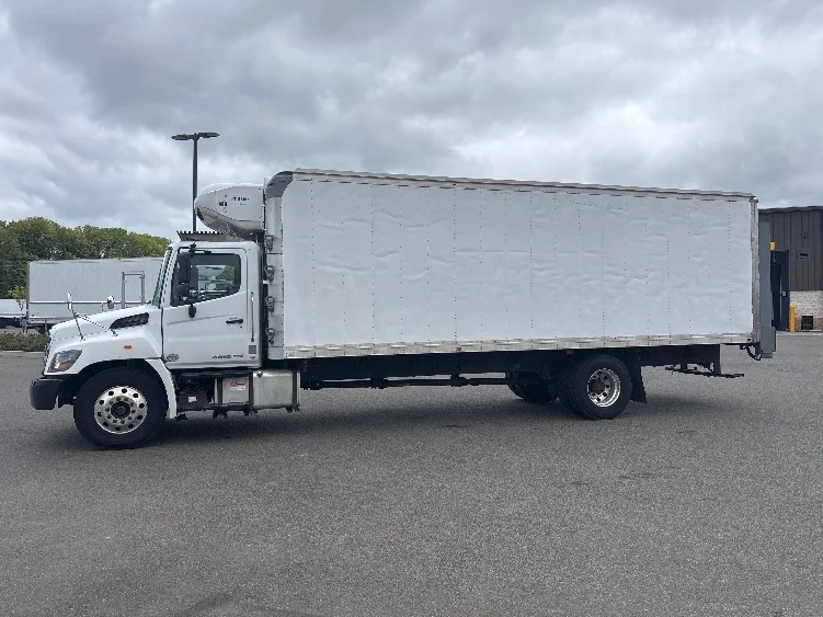 2019 Hino 338 in Everett, WA — photo 4