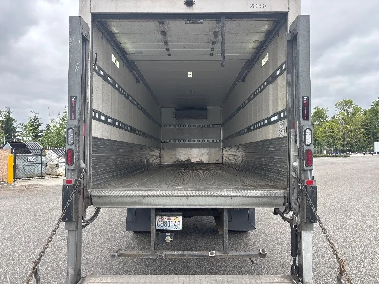 2019 Hino 338 in Everett, WA — photo 8