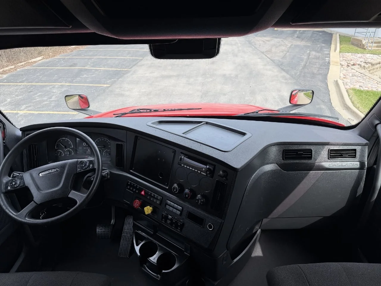 2023 Freightliner Cascadia - image 10