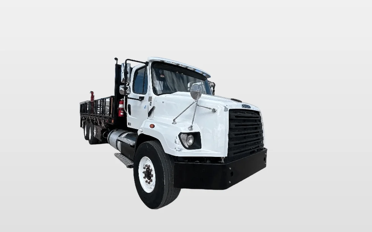 2019 Freightliner 114SD - image 1