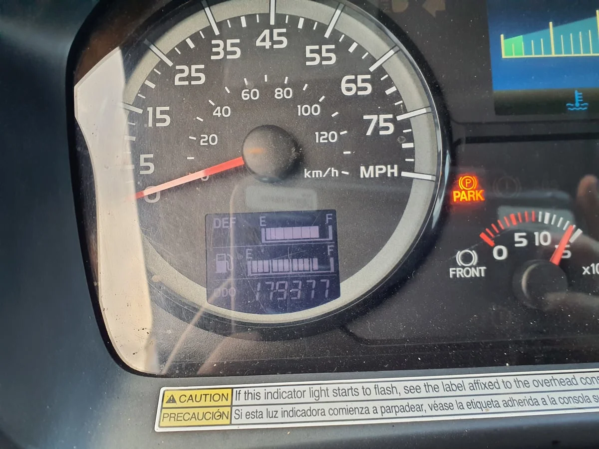 2016 Hino 338 - image 10