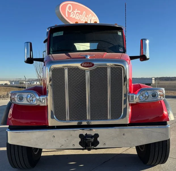 2025 Peterbilt 567 - image 2