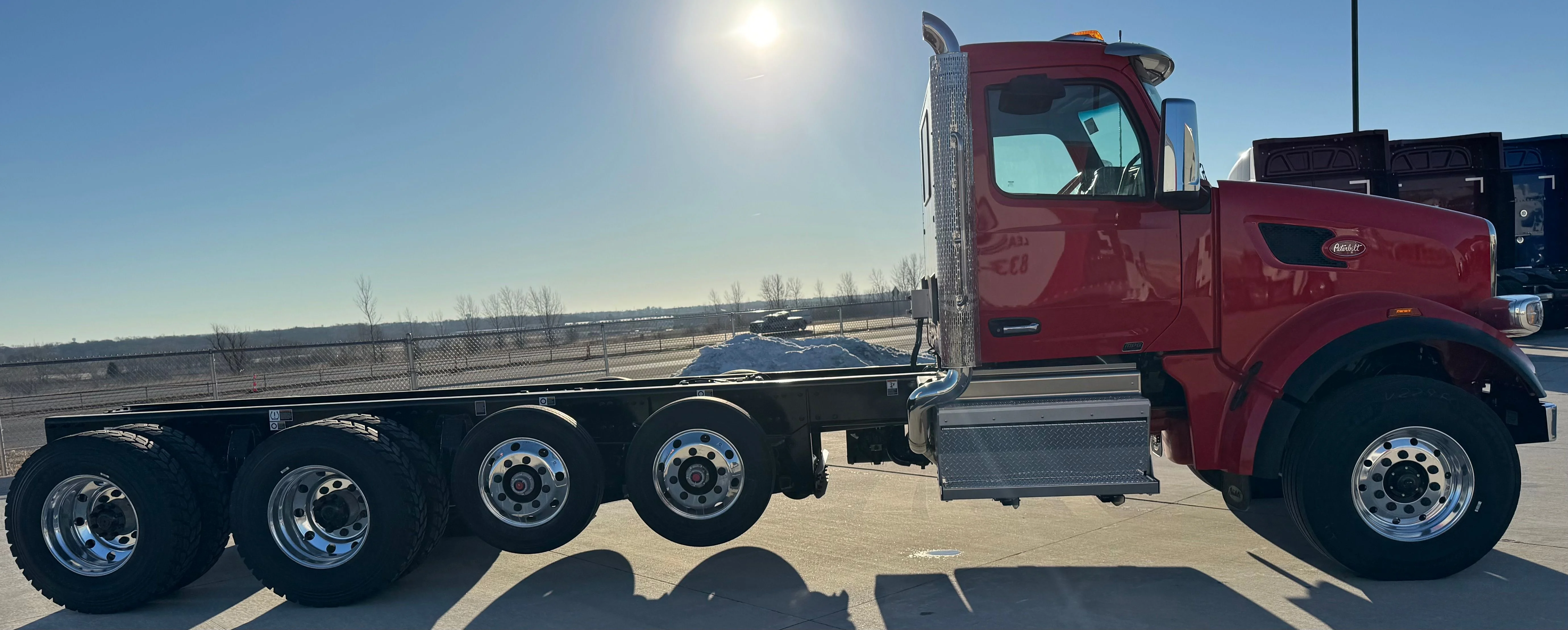 2025 Peterbilt 567 - image 4