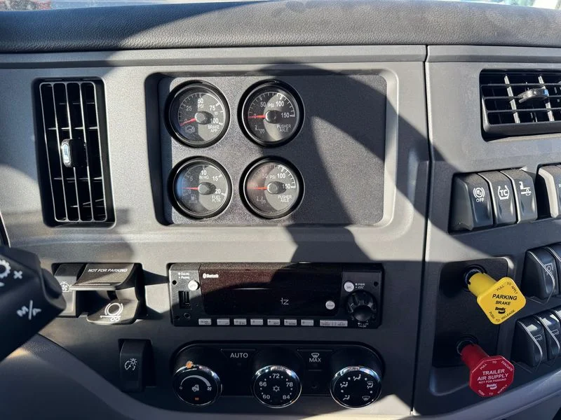 2025 Peterbilt 567 in Gretna, NE — photo 15