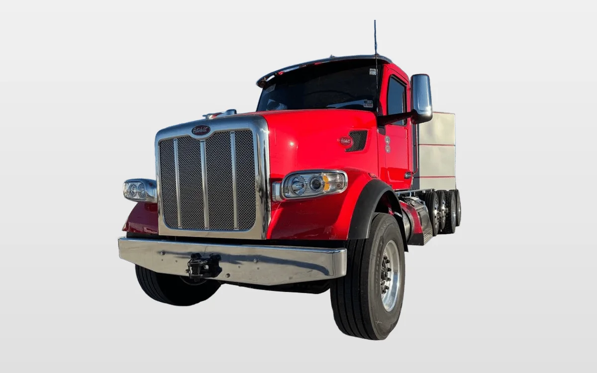 2025 Peterbilt 567 - image 1