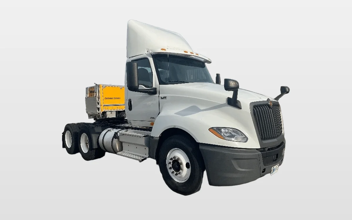 2020 International LT - image 1