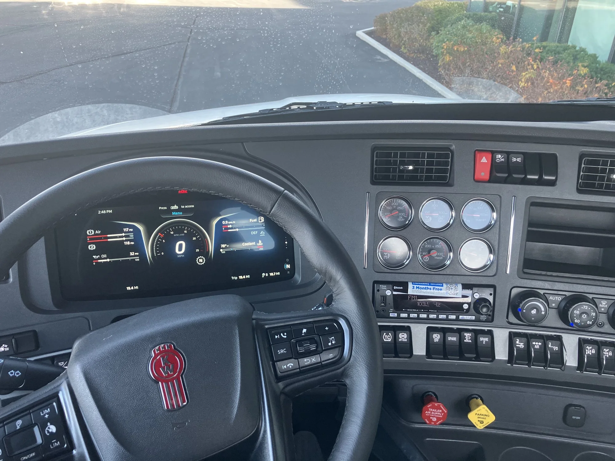 2026 Kenworth T880 - image 6